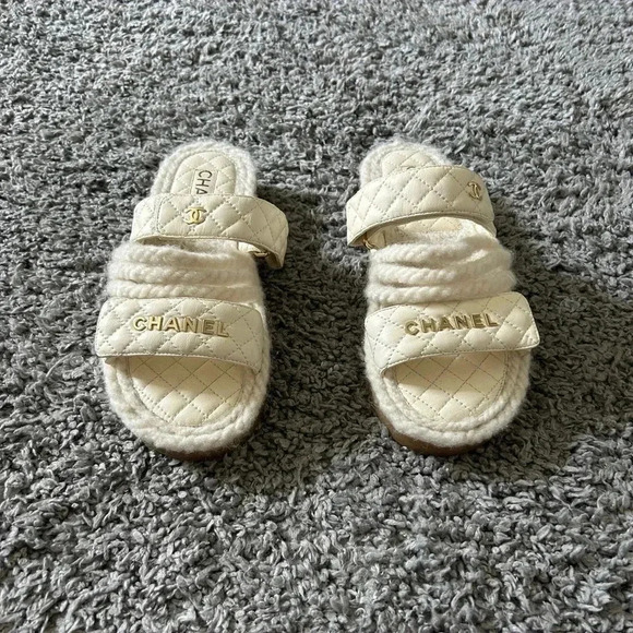 Chanel - 2s Cord Lambskin Quilted Dad Sandals/Mules in Ivory - Picture 2 of 5